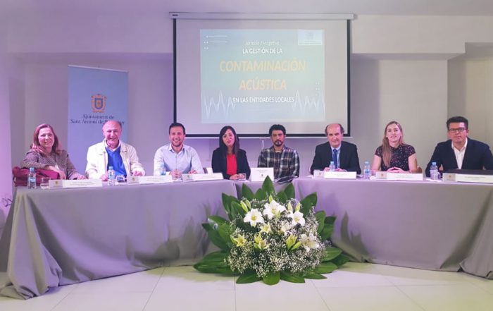 Participantes en el coloquio que tuvo lugar al finalizar la jornada. CARMEN PI :: diariodeibiza.es